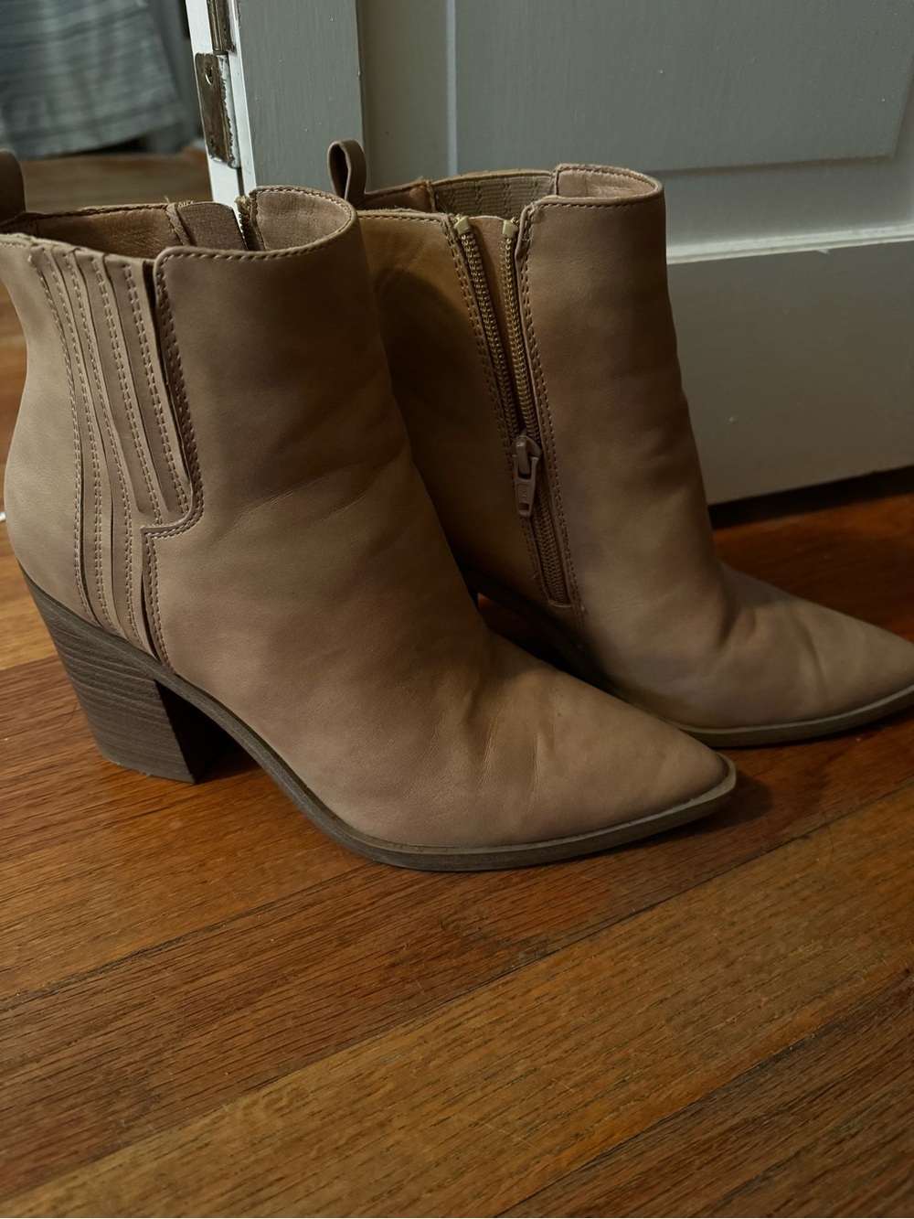 Universal Thread Taupe Pointed-Toe Leather Ankle Boots